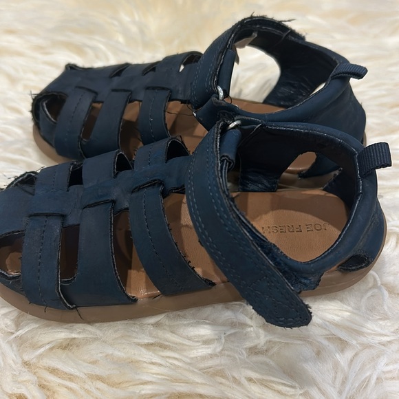2/$28 Joe Fresh Fisherman Sandals in Blue with Velcro Closures in Size 9 - Picture 2 of 6